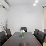 Inna 빌라 미크로스 지알로스