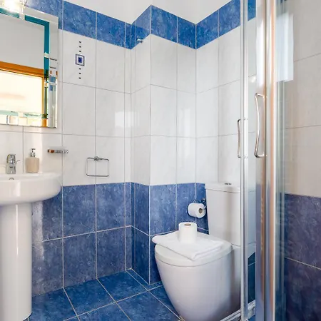 Inna Vilă *