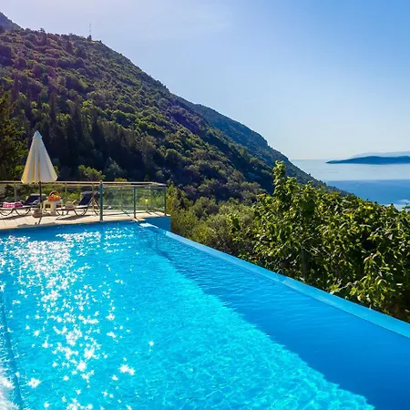 别墅 Inna 米克罗斯雅洛斯